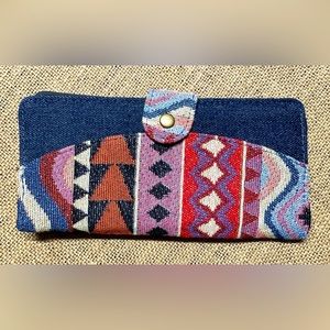 NWOT Canyon Sky Aztec print wallet